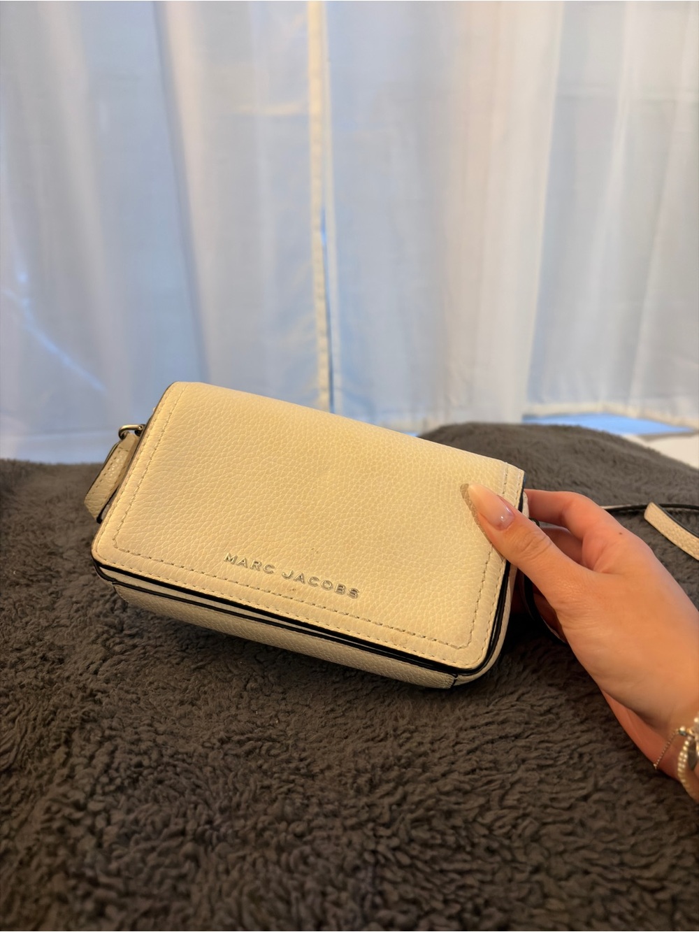 Marc Jacobs Cream Pebbled Leather Crossbody Wallet